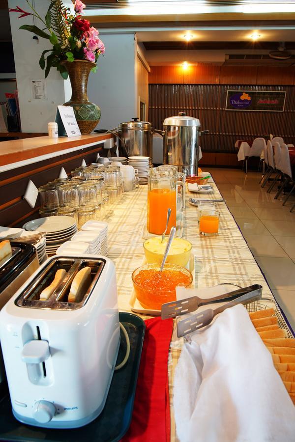 Thai Inter Korat Hotel Накхонратчасіма Екстер'єр фото