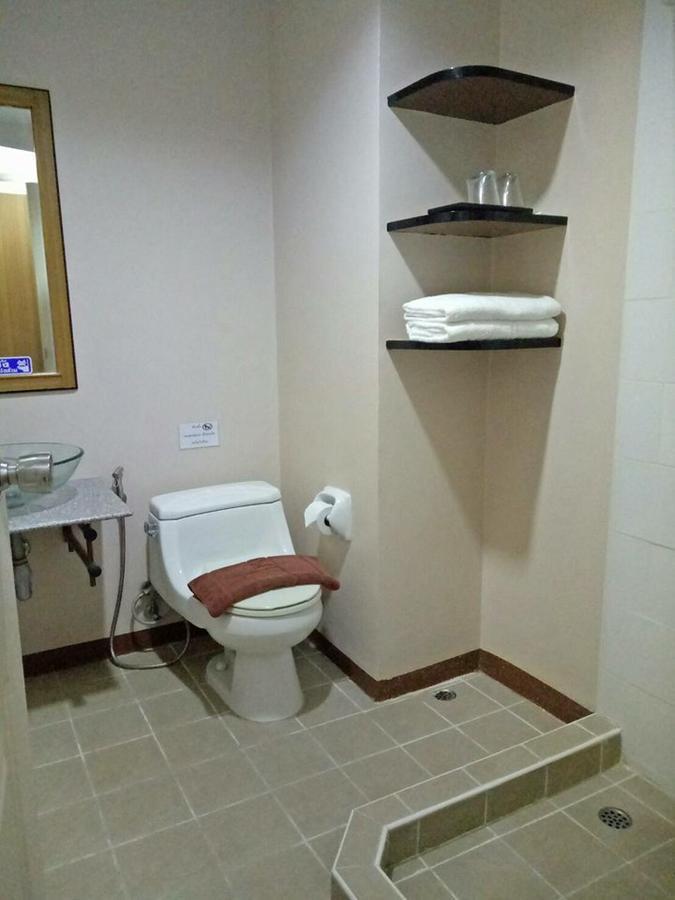 Thai Inter Korat Hotel Накхонратчасіма Екстер'єр фото